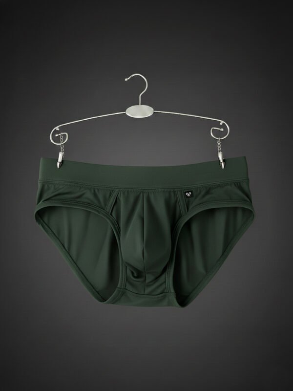 Brief Adán Verde militar